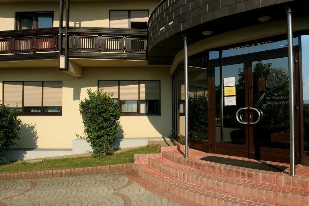 Tennis- Und Freizeitzentrum Neudoerfl Neudorfl Exterior foto